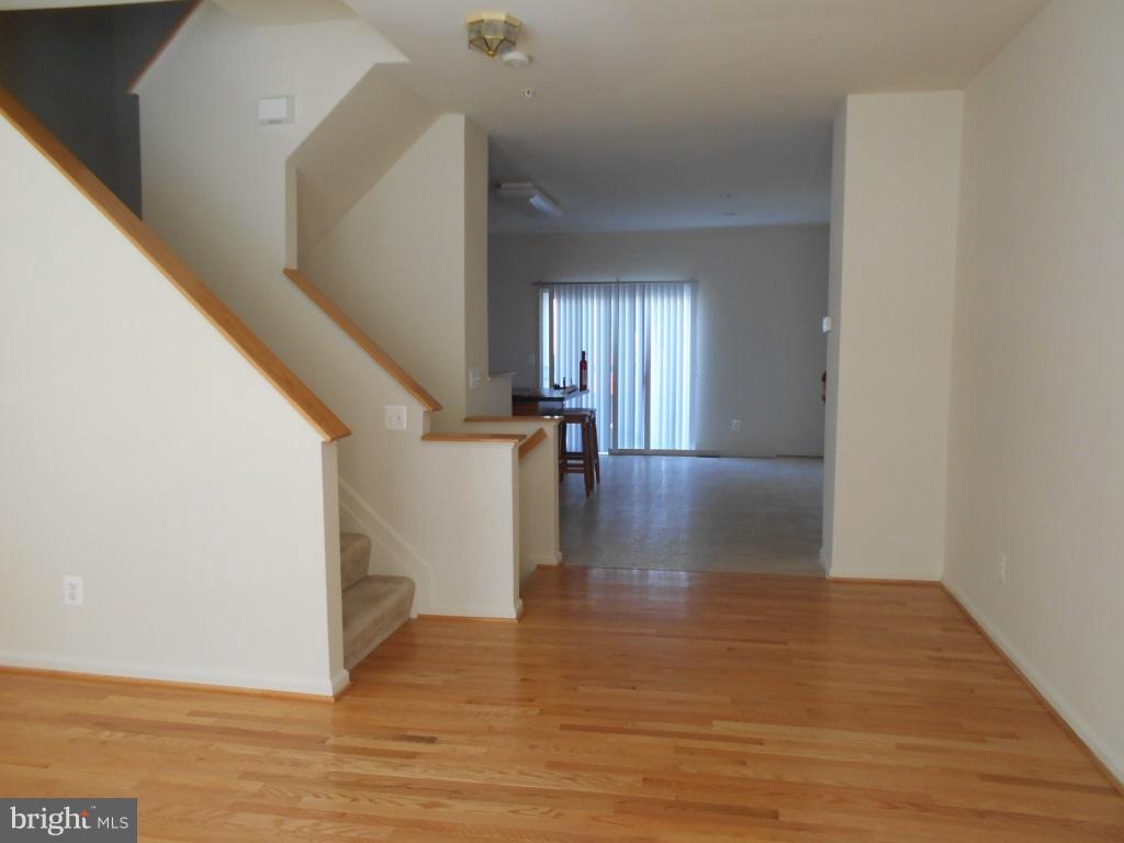 650 Luthardt Road Baltimore, MD 21220 - Photo 12 of 22 Living Room
