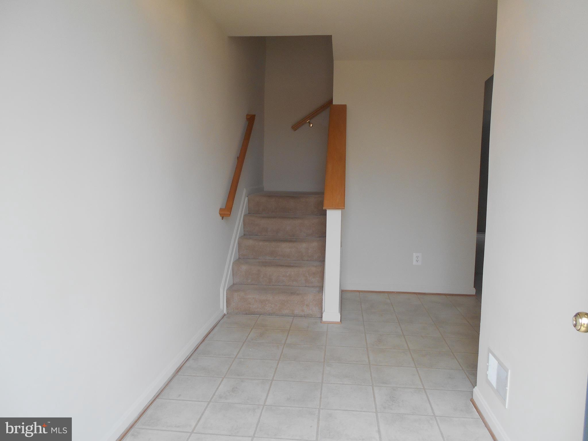 650 Luthardt Road Baltimore, MD 21220 - Photo 4 of 22 Entrance