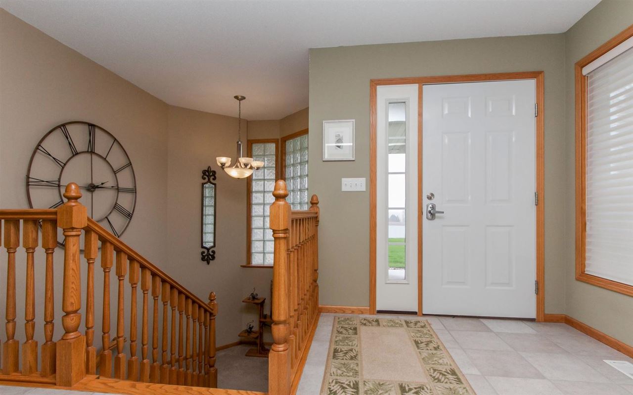 4100 Beverly Road Southwest Cedar Rapids, IA 52404 - Photo 2 of 25 Gallery Image 2