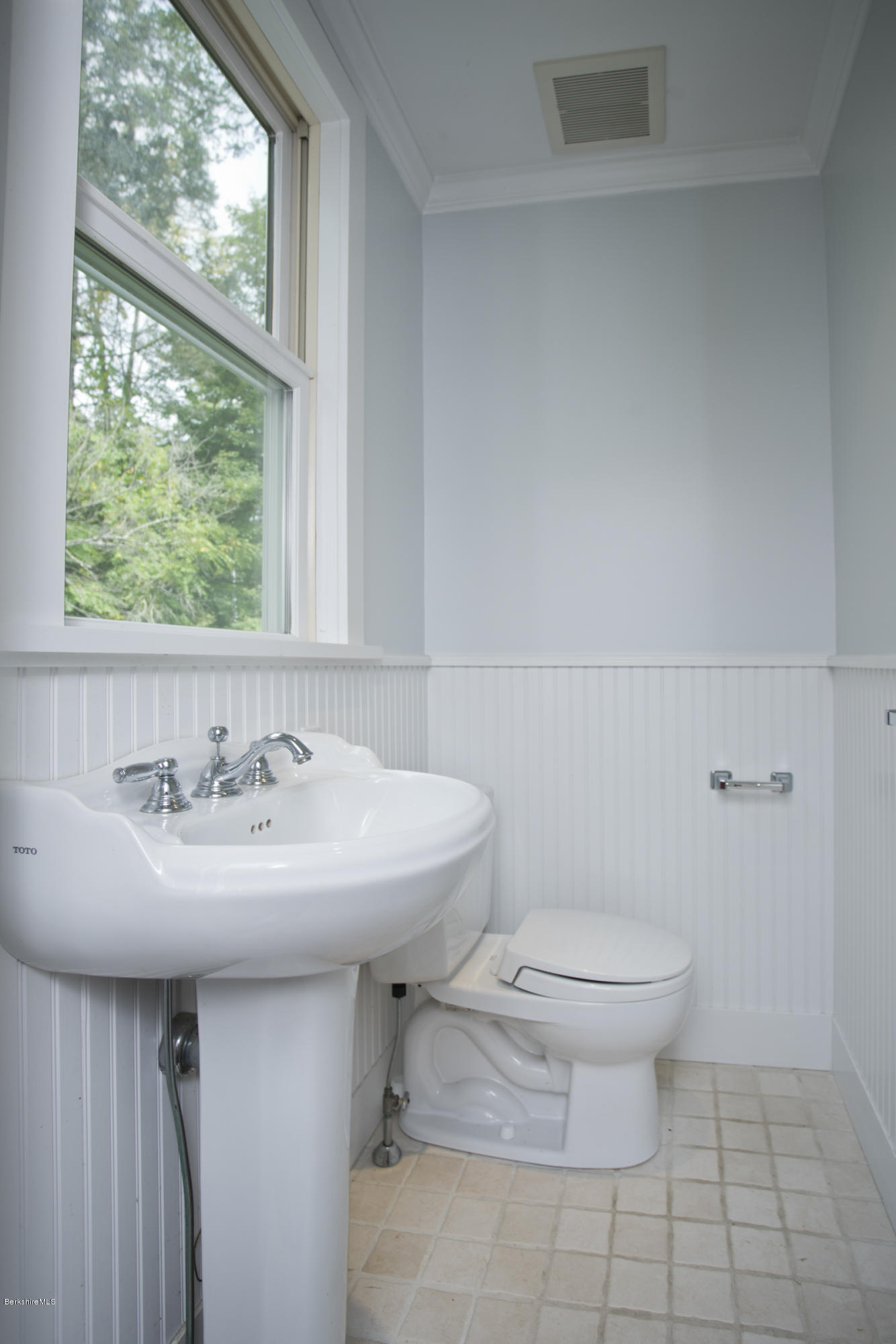274 State Road Great Barrington, MA 01230 - Photo 14 of 32 1/2 bath