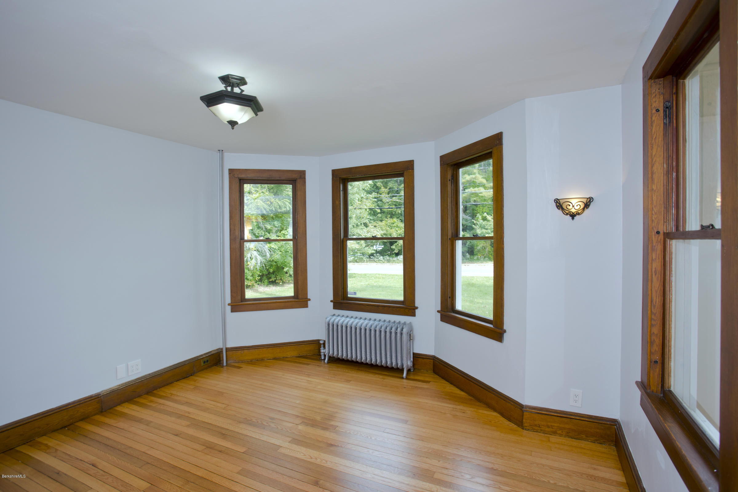 274 State Road Great Barrington, MA 01230 - Photo 4 of 32 living room