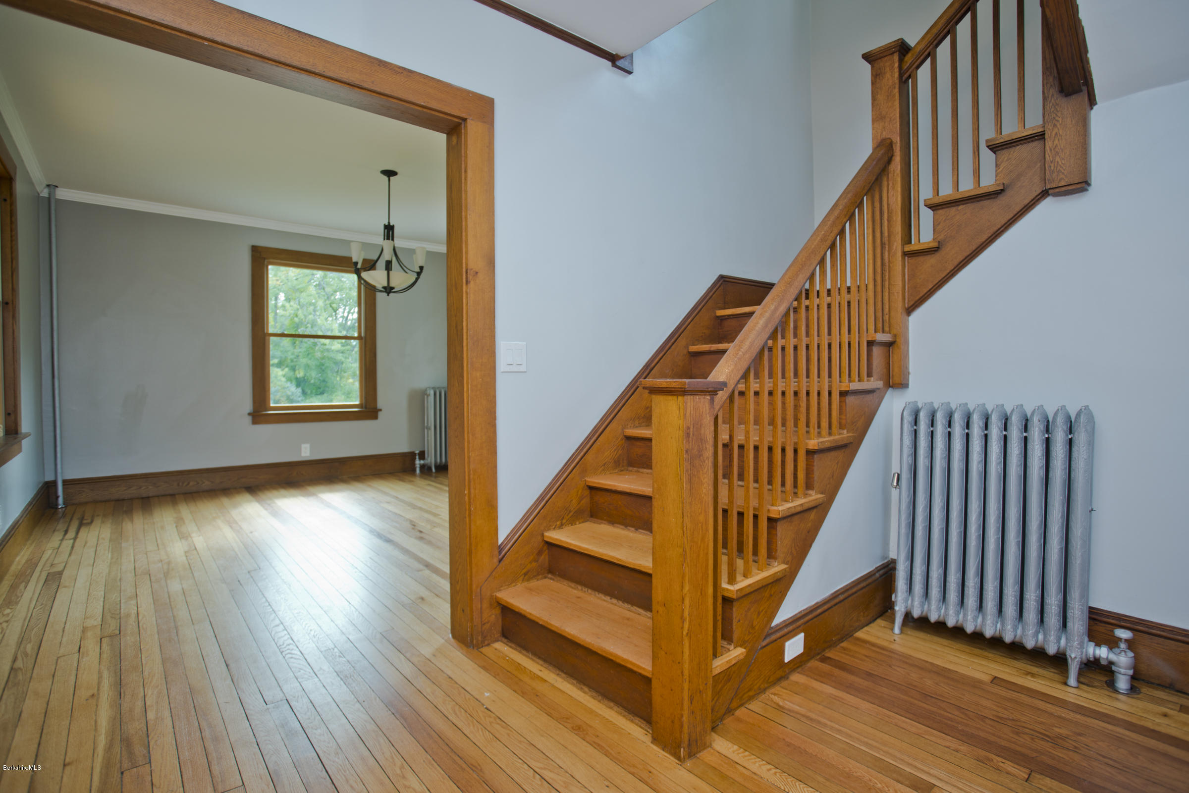 274 State Road Great Barrington, MA 01230 - Photo 5 of 32 foyer