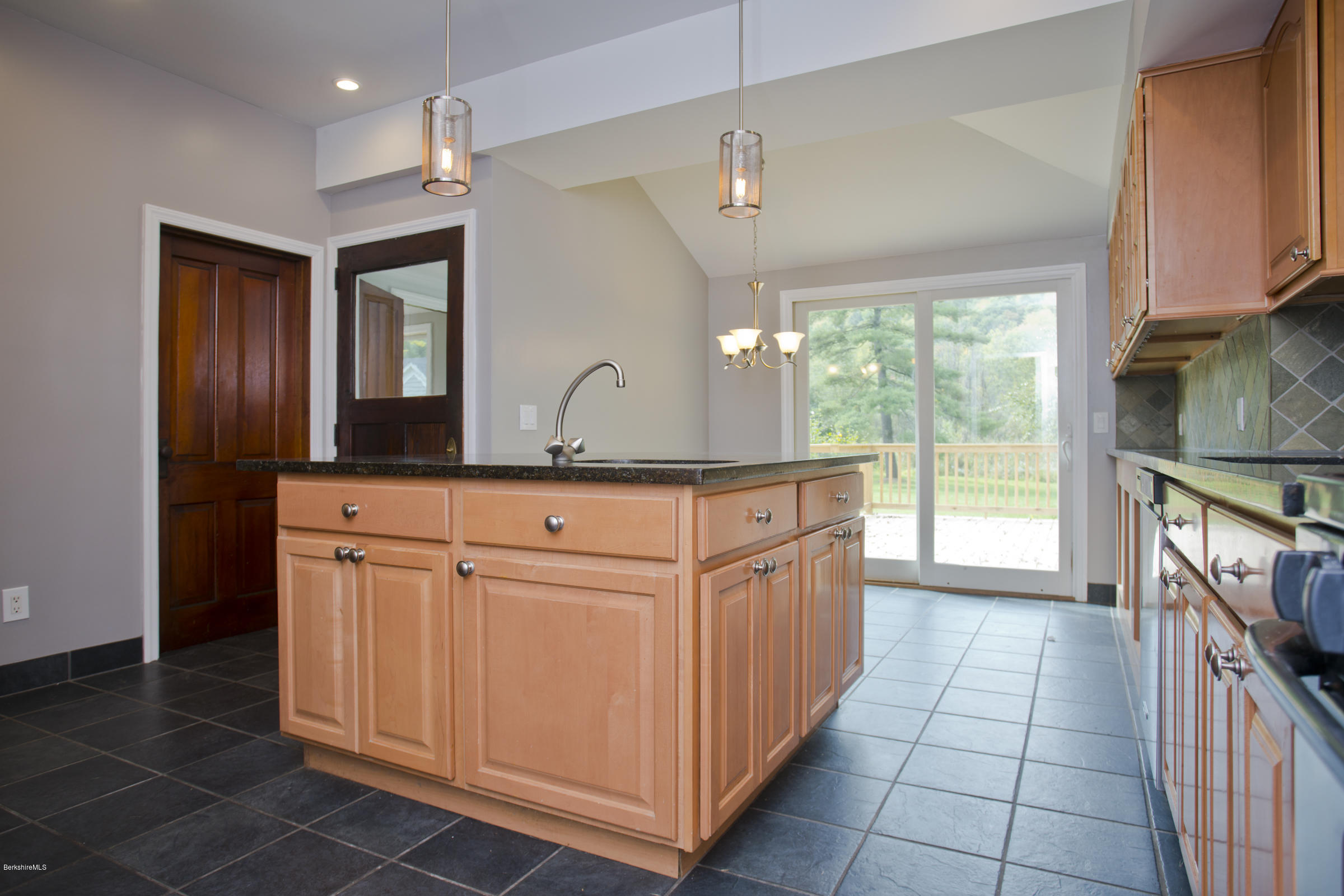 274 State Road Great Barrington, MA 01230 - Photo 9 of 32 kitchen