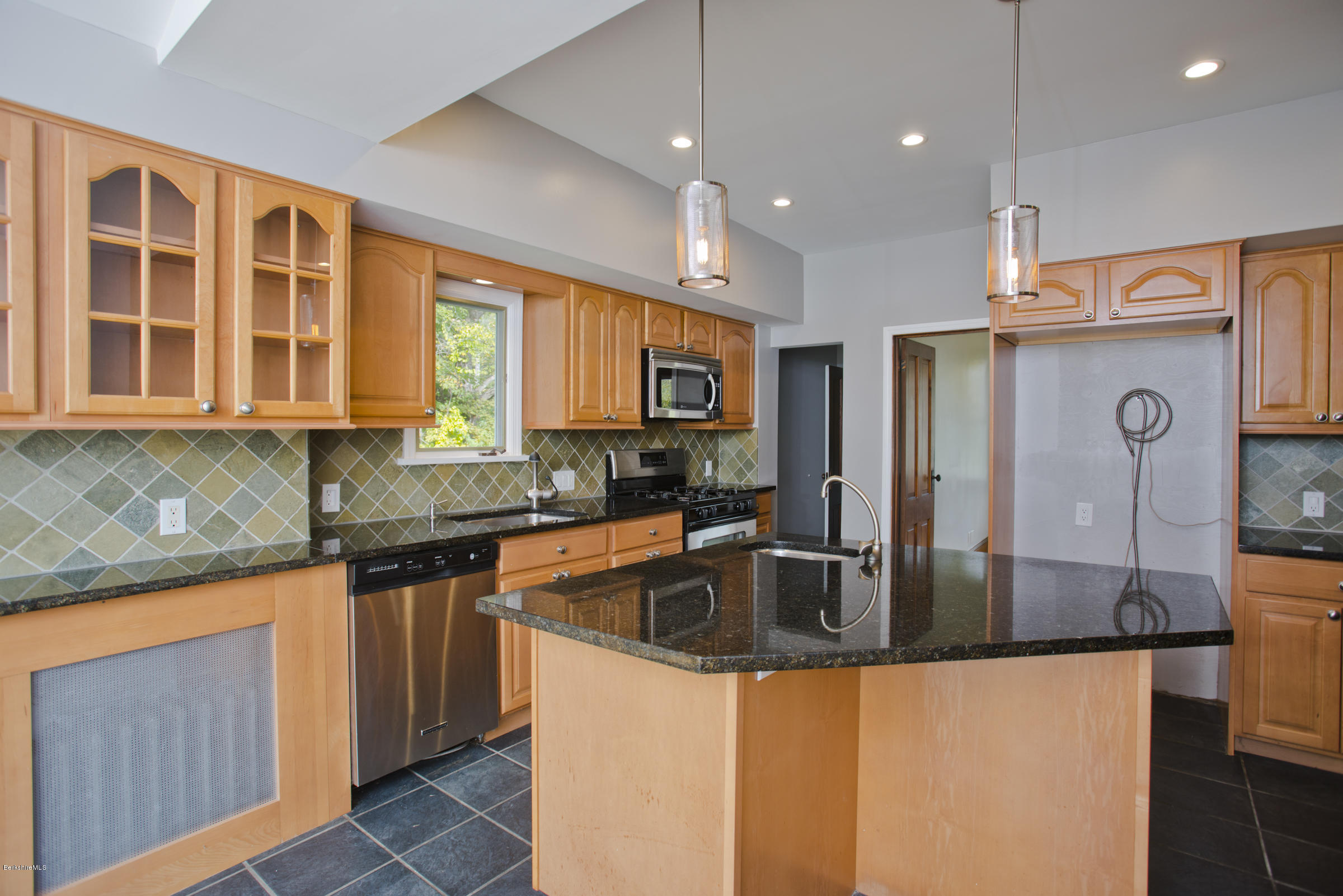 274 State Road Great Barrington, MA 01230 - Photo 10 of 32 kitchen