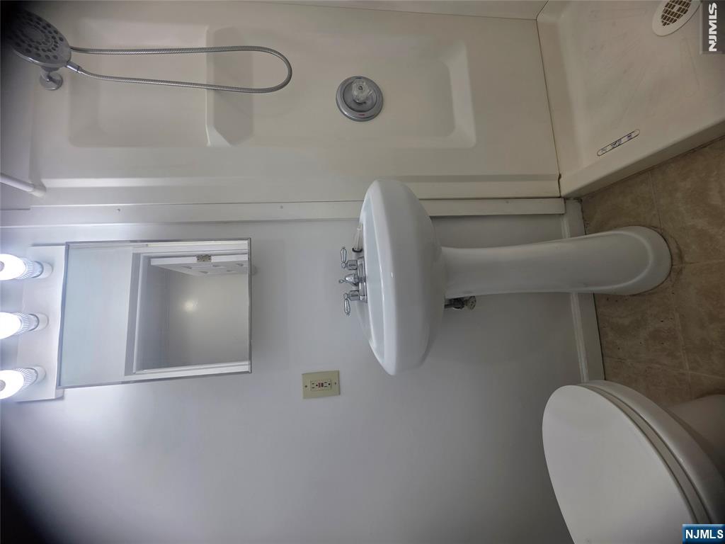 828 Kinderkamack Road River Edge, NJ 07661 - Photo 8 of 14