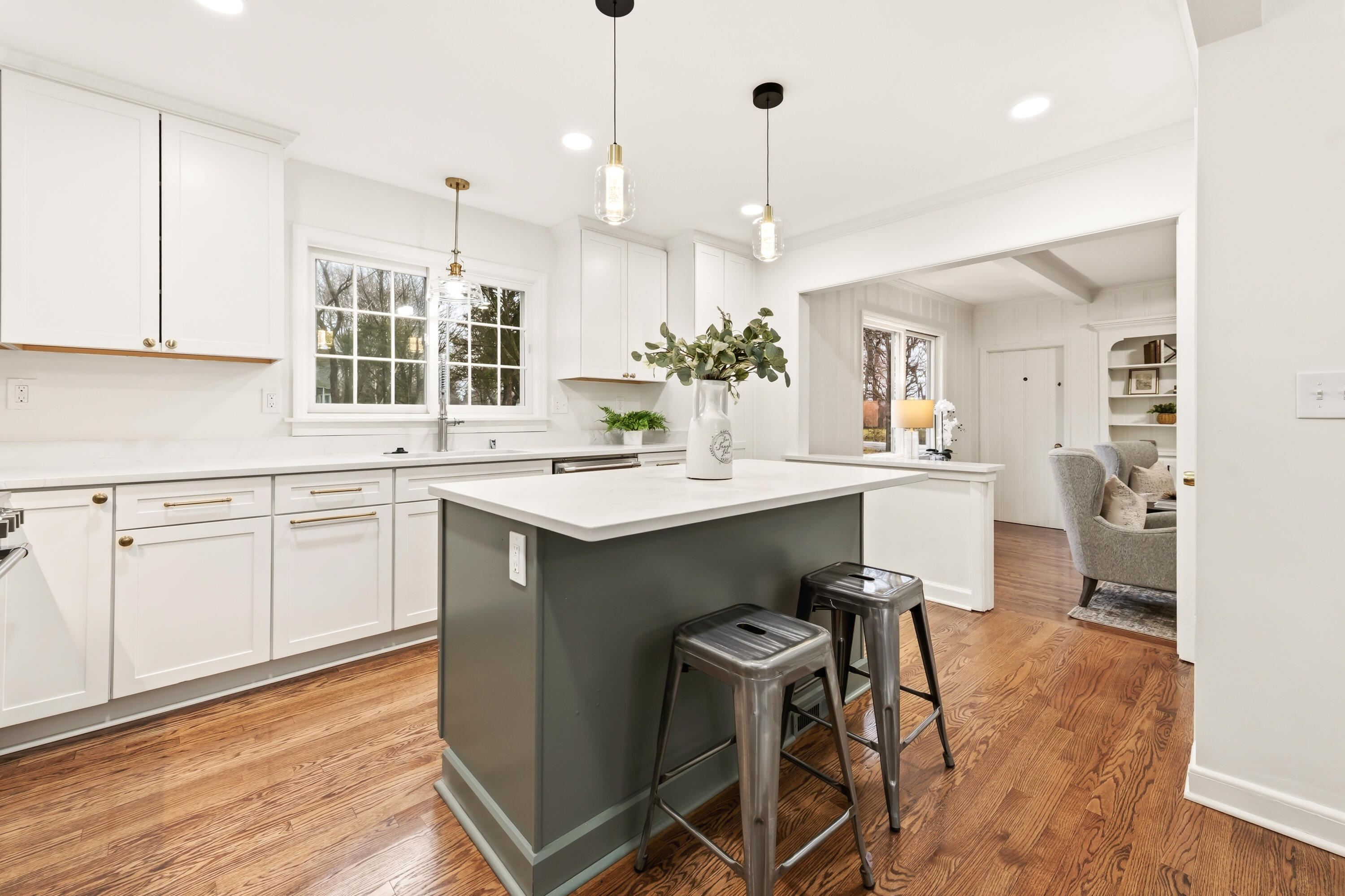 800 East Hermitage Road Bayside, WI 53217 - Photo 13 of 58 Kitchen