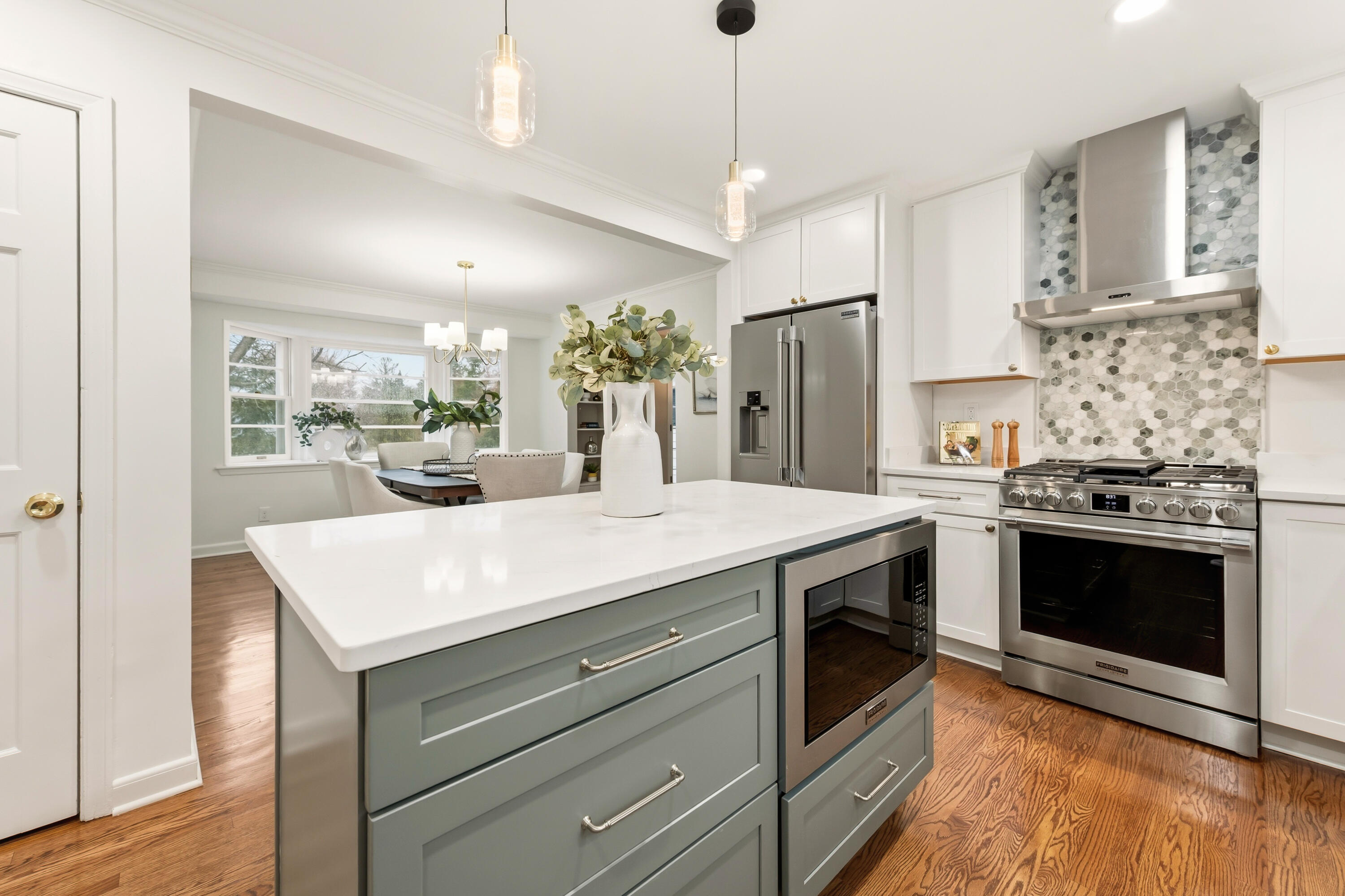 800 East Hermitage Road Bayside, WI 53217 - Photo 15 of 58 Kitchen