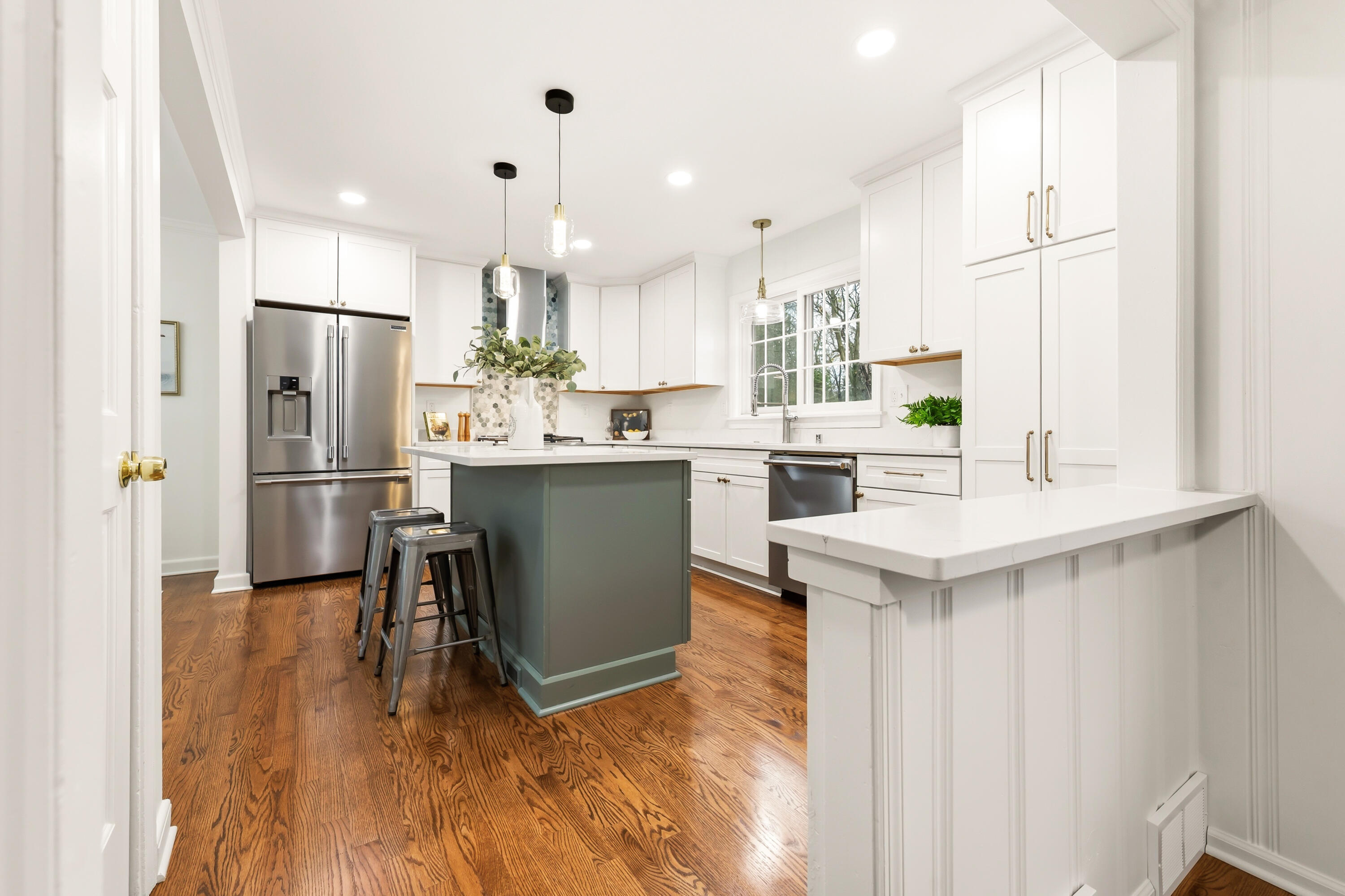 800 East Hermitage Road Bayside, WI 53217 - Photo 19 of 58 Kitchen