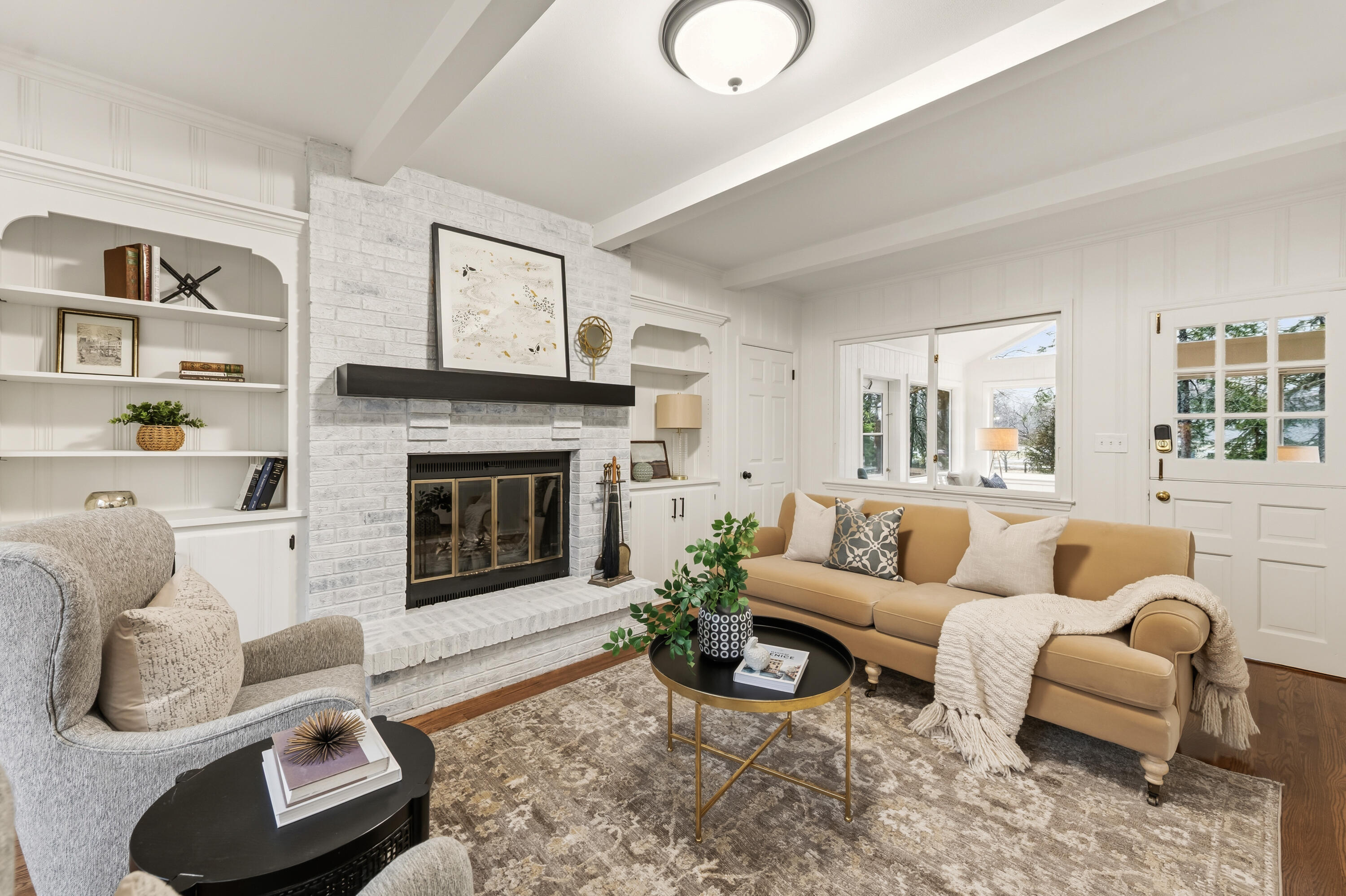 800 East Hermitage Road Bayside, WI 53217 - Photo 20 of 58 Family Room