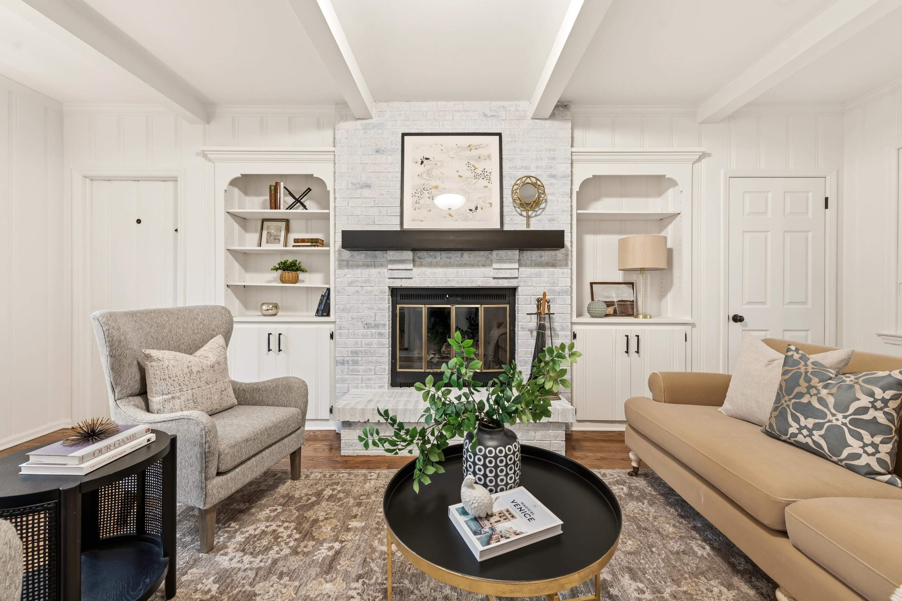 800 East Hermitage Road Bayside, WI 53217 - Photo 24 of 58 Family Room