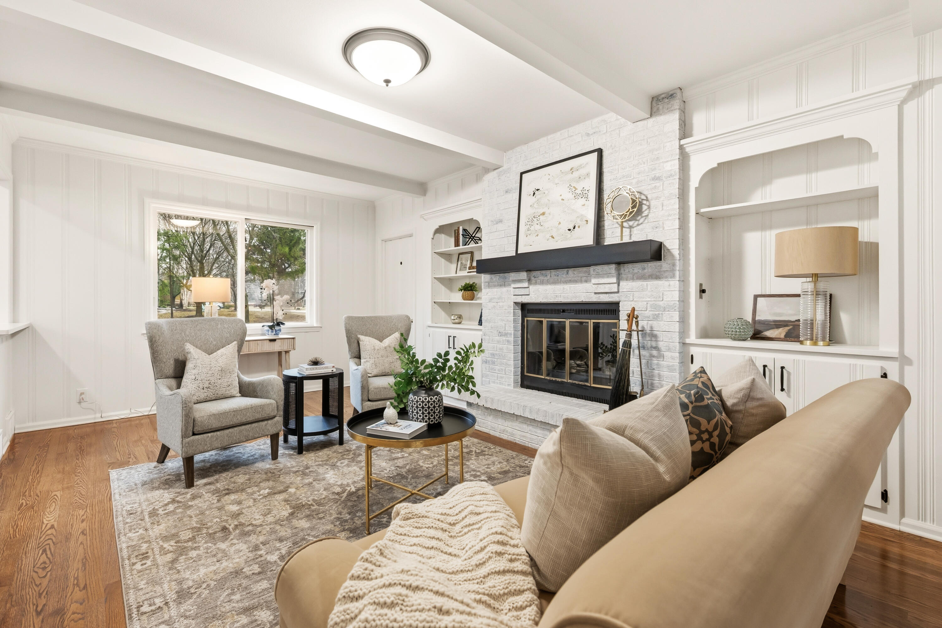 800 East Hermitage Road Bayside, WI 53217 - Photo 25 of 58 Family Room