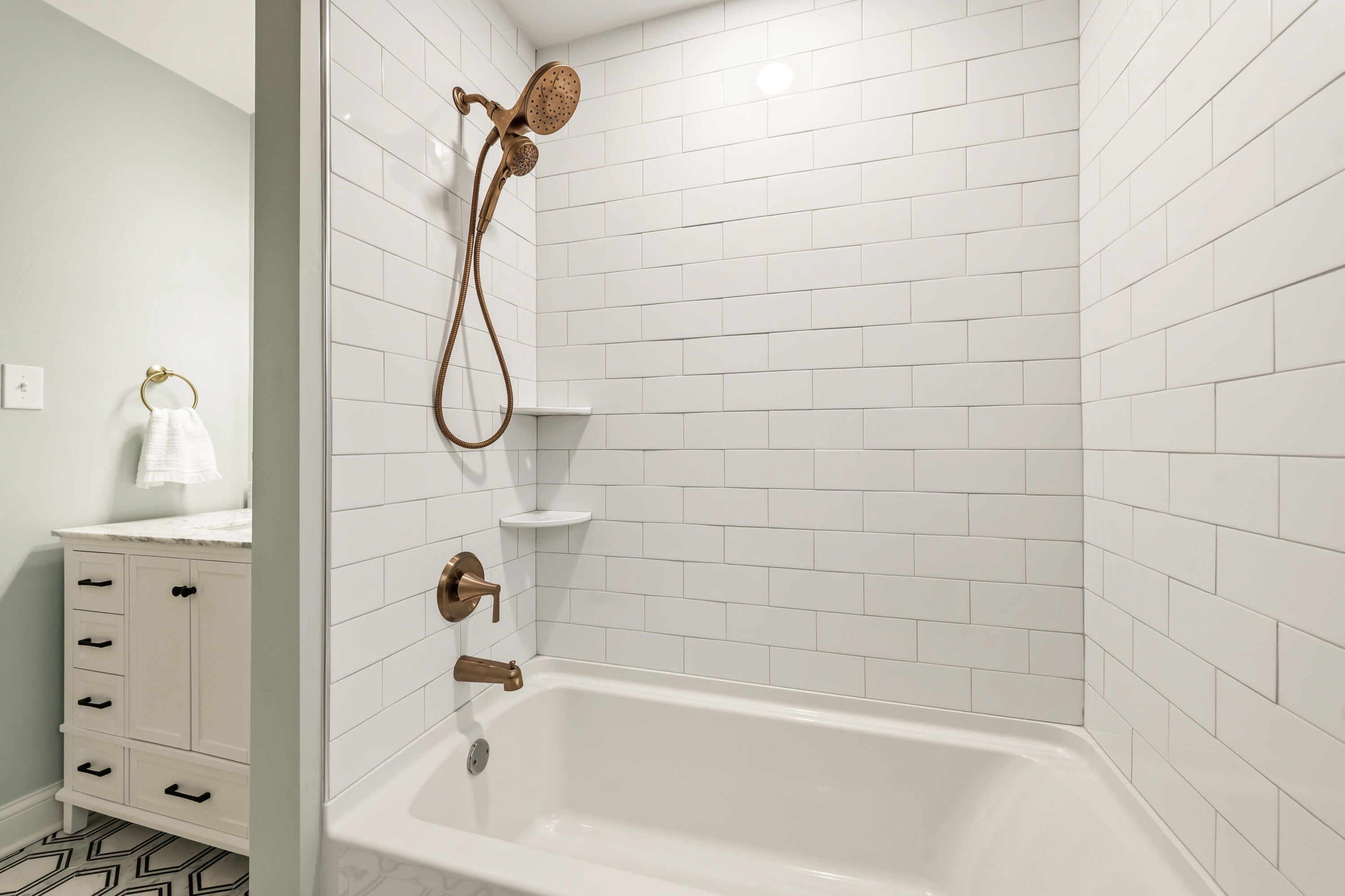 800 East Hermitage Road Bayside, WI 53217 - Photo 43 of 58 Full Bath