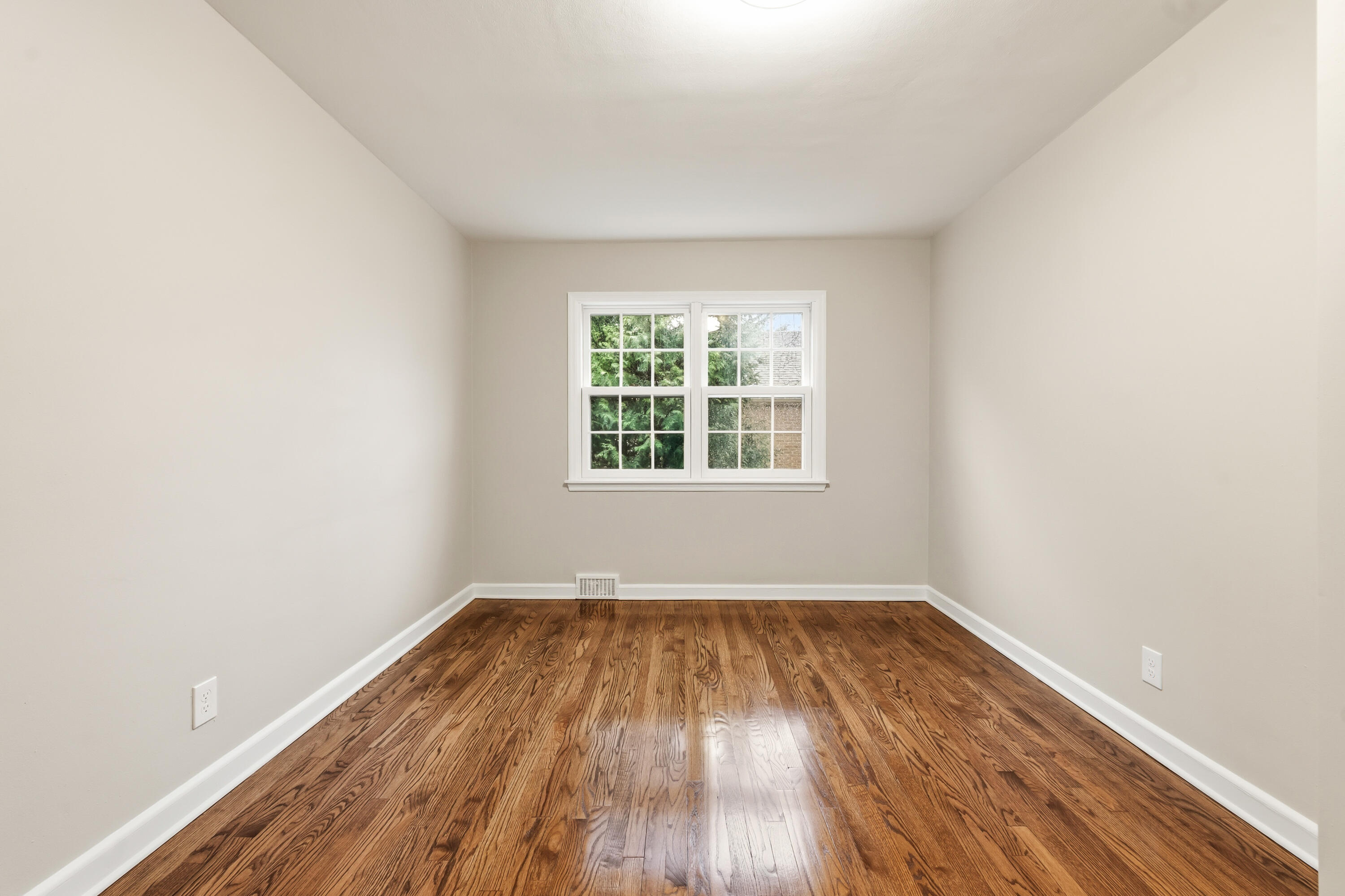 800 East Hermitage Road Bayside, WI 53217 - Photo 45 of 58 Bedroom 3