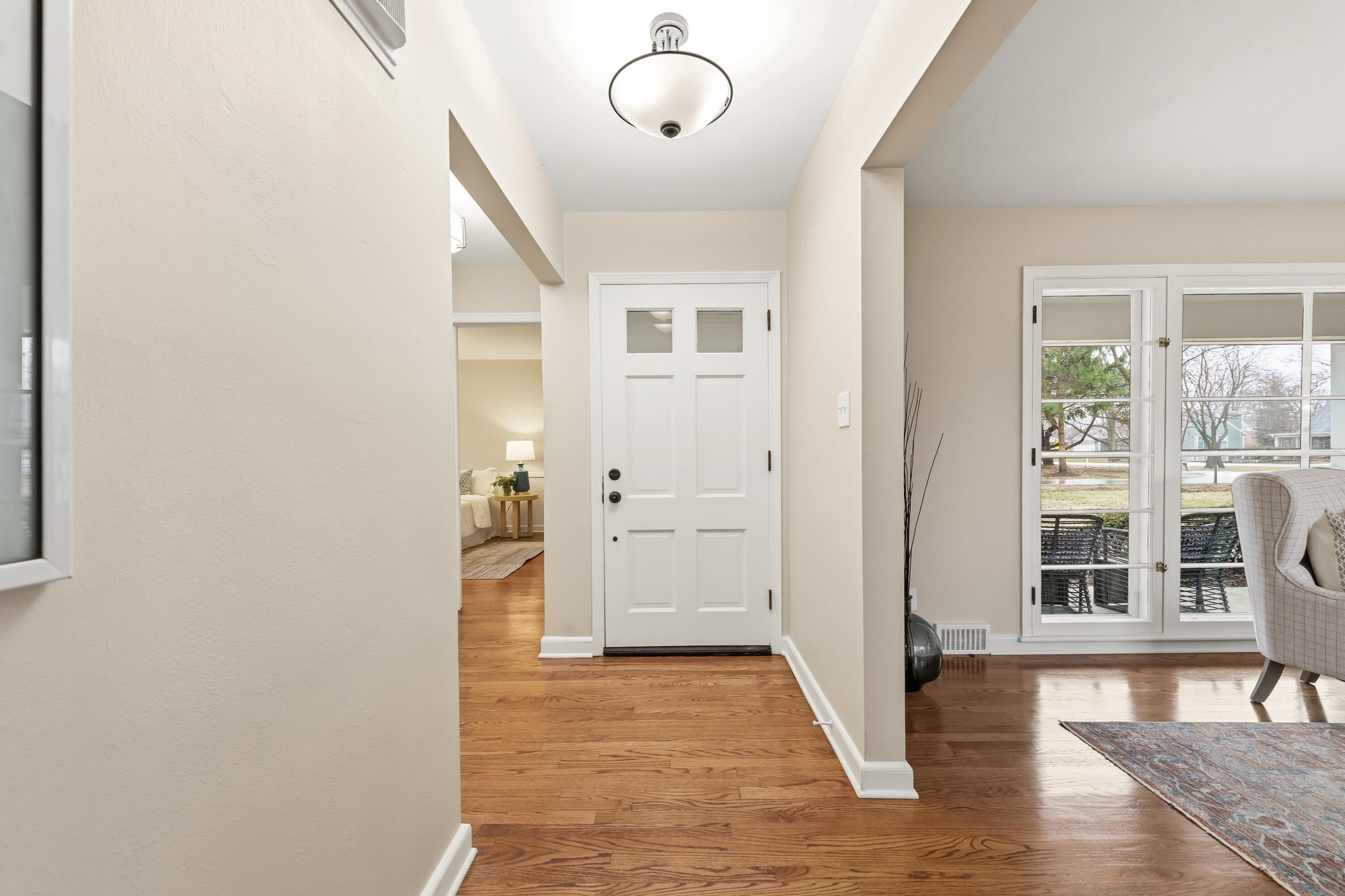 800 East Hermitage Road Bayside, WI 53217 - Photo 3 of 58 Foyer