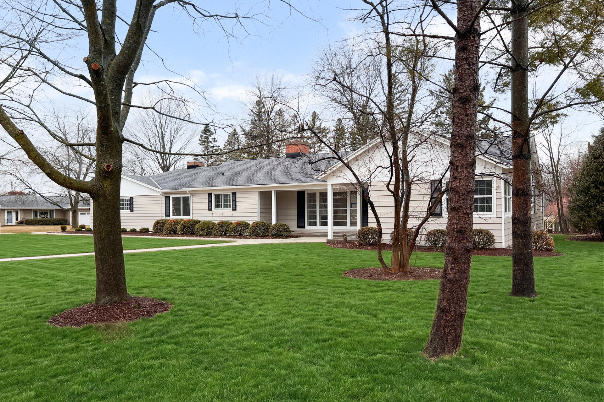 800 East Hermitage Road Bayside, WI 53217 - Photo 48 of 58 800 Hermitage Ext 3