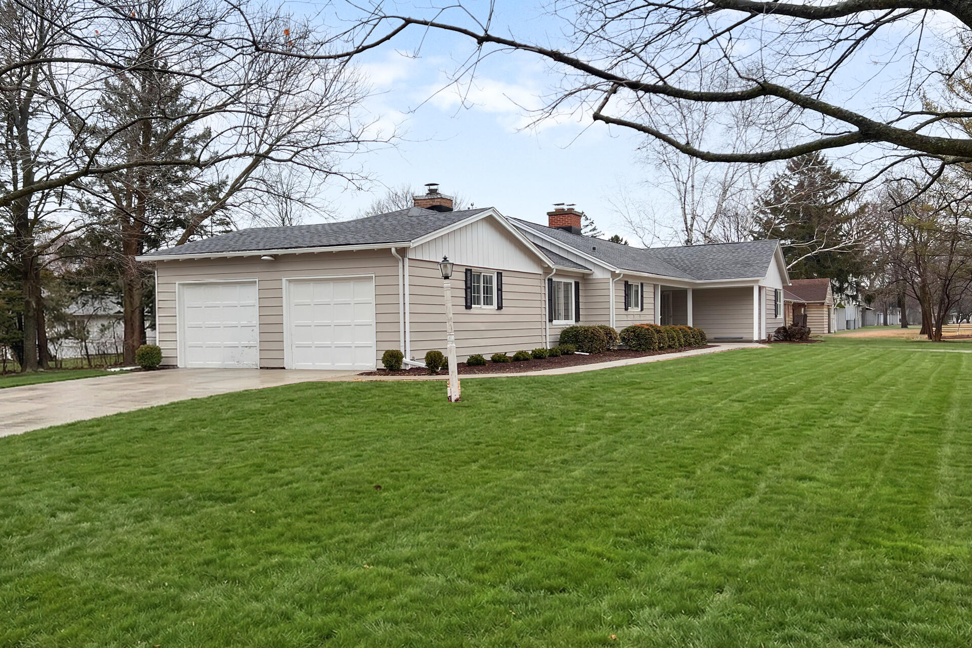 800 East Hermitage Road Bayside, WI 53217 - Photo 50 of 58 800 Hermitage Ext 4