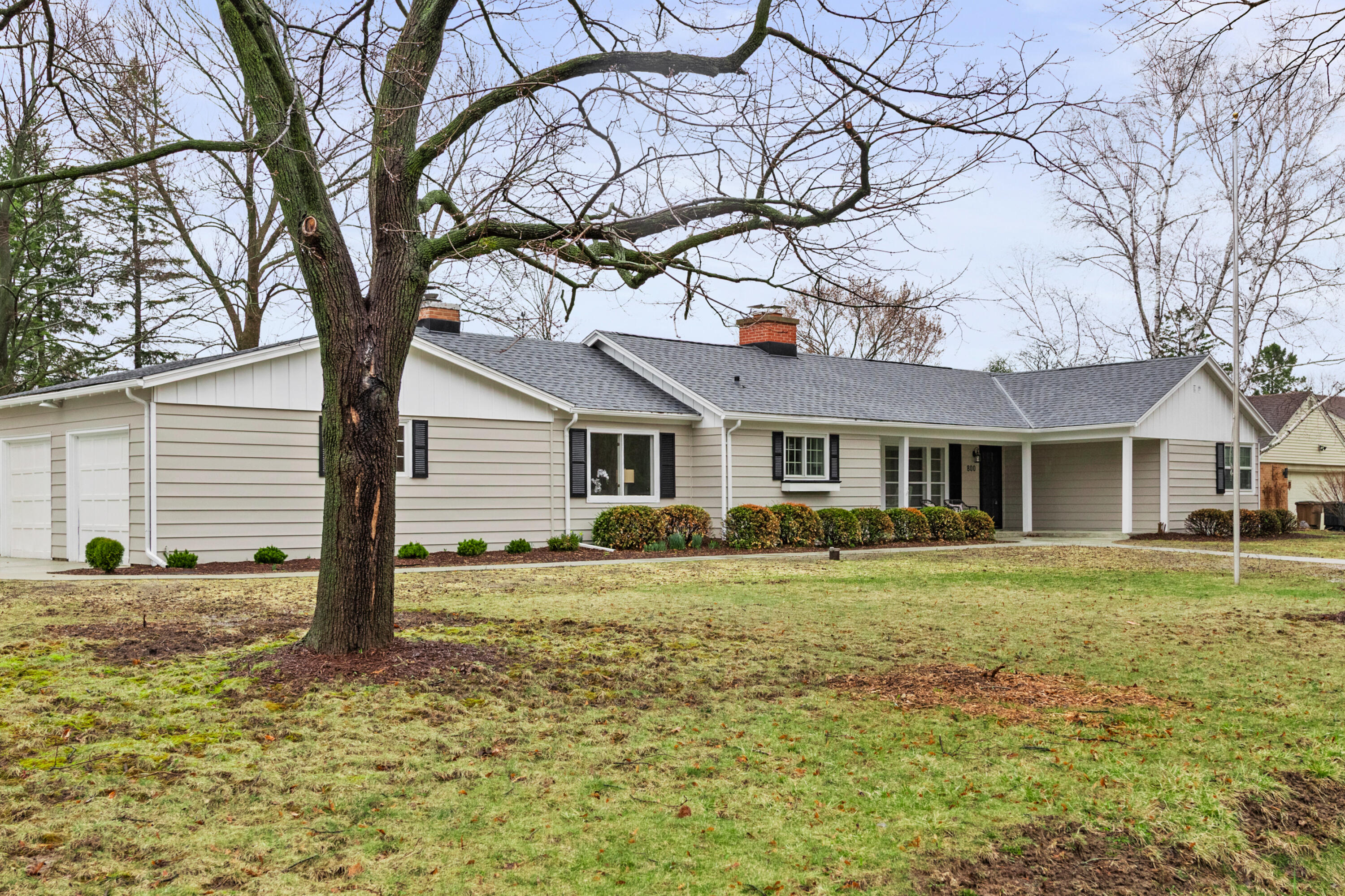 800 East Hermitage Road Bayside, WI 53217 - Photo 52 of 58 Exterior