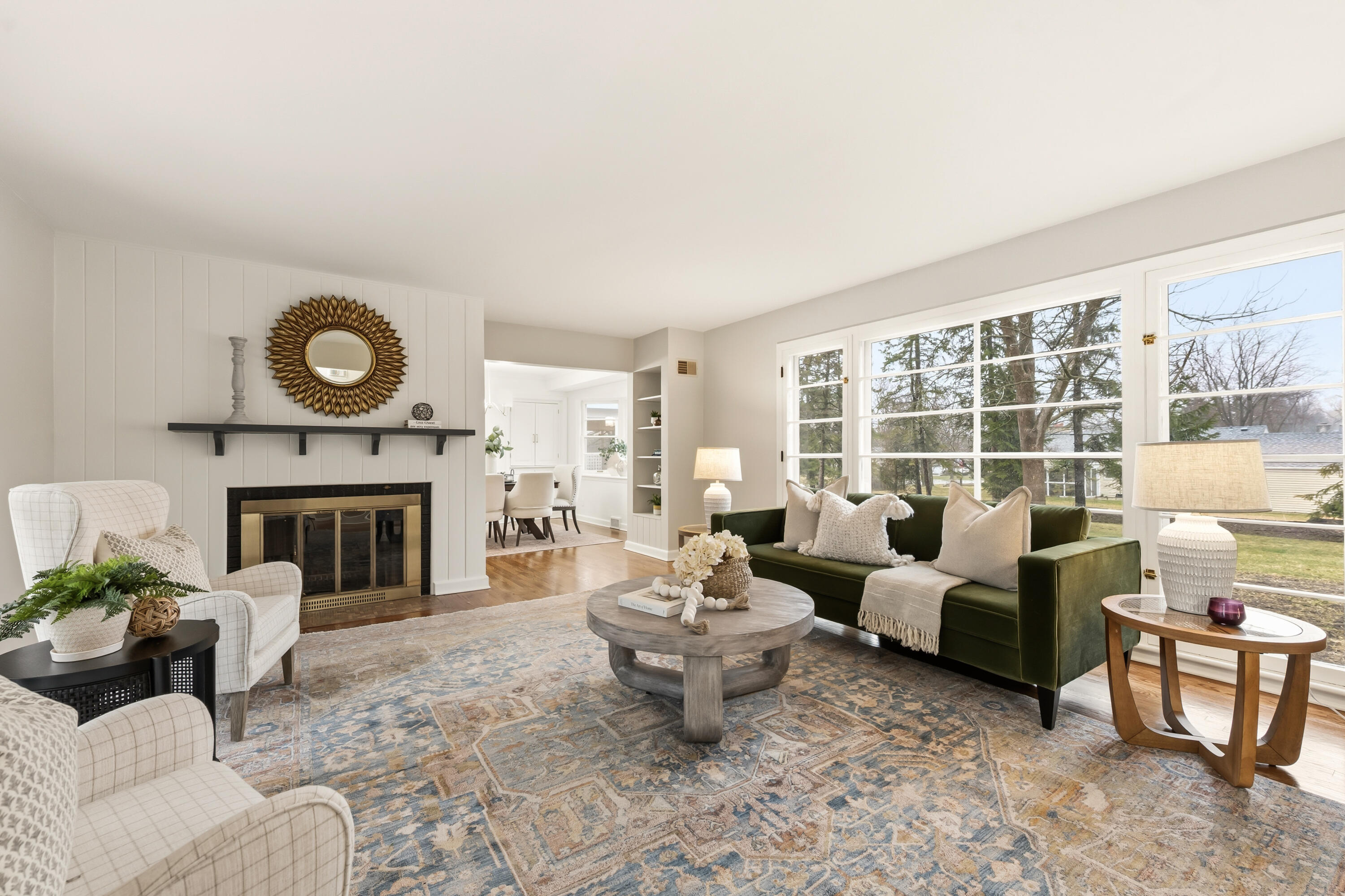 800 East Hermitage Road Bayside, WI 53217 - Photo 5 of 58 Living Room