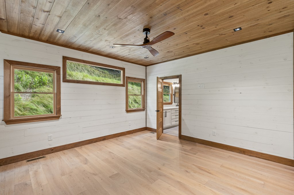 394 Mountain Trace Cherry Log, GA 30522 - Photo 29 of 70 a view of livingroom with hardwood floor and ceiling fan