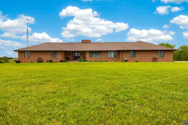 $994,900 | 21830 P Road, Holton, KS 66436