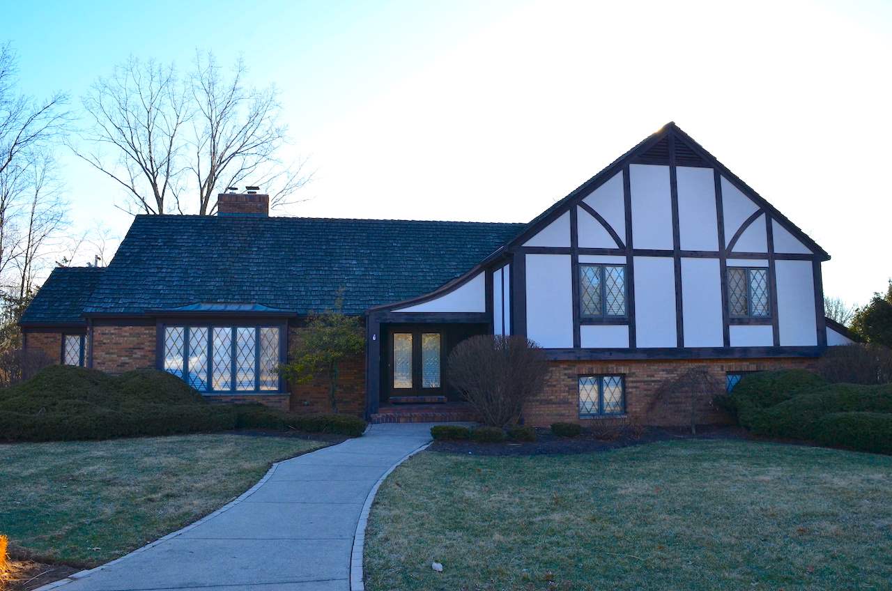 8140 Auburn Road Fort Wayne, IN 46825 - Photo 3 of 36