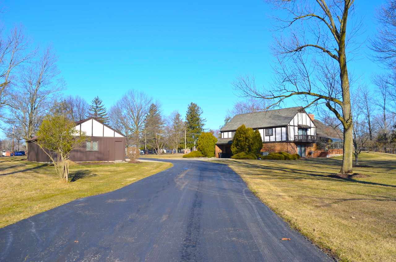 8140 Auburn Road Fort Wayne, IN 46825 - Photo 10 of 36
