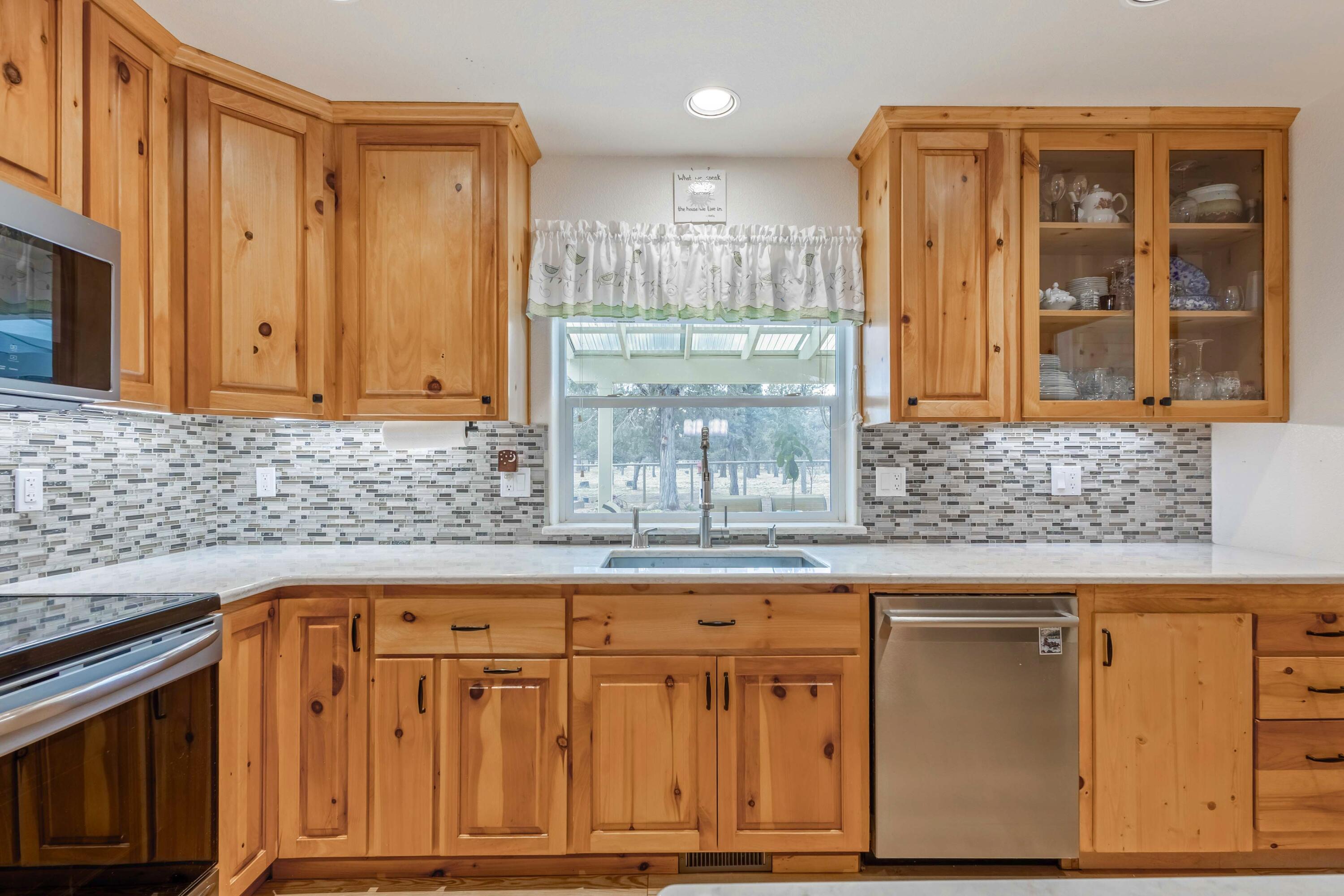 69469 Carlton Road Sisters, OR 97759 - Photo 12 of 44 12