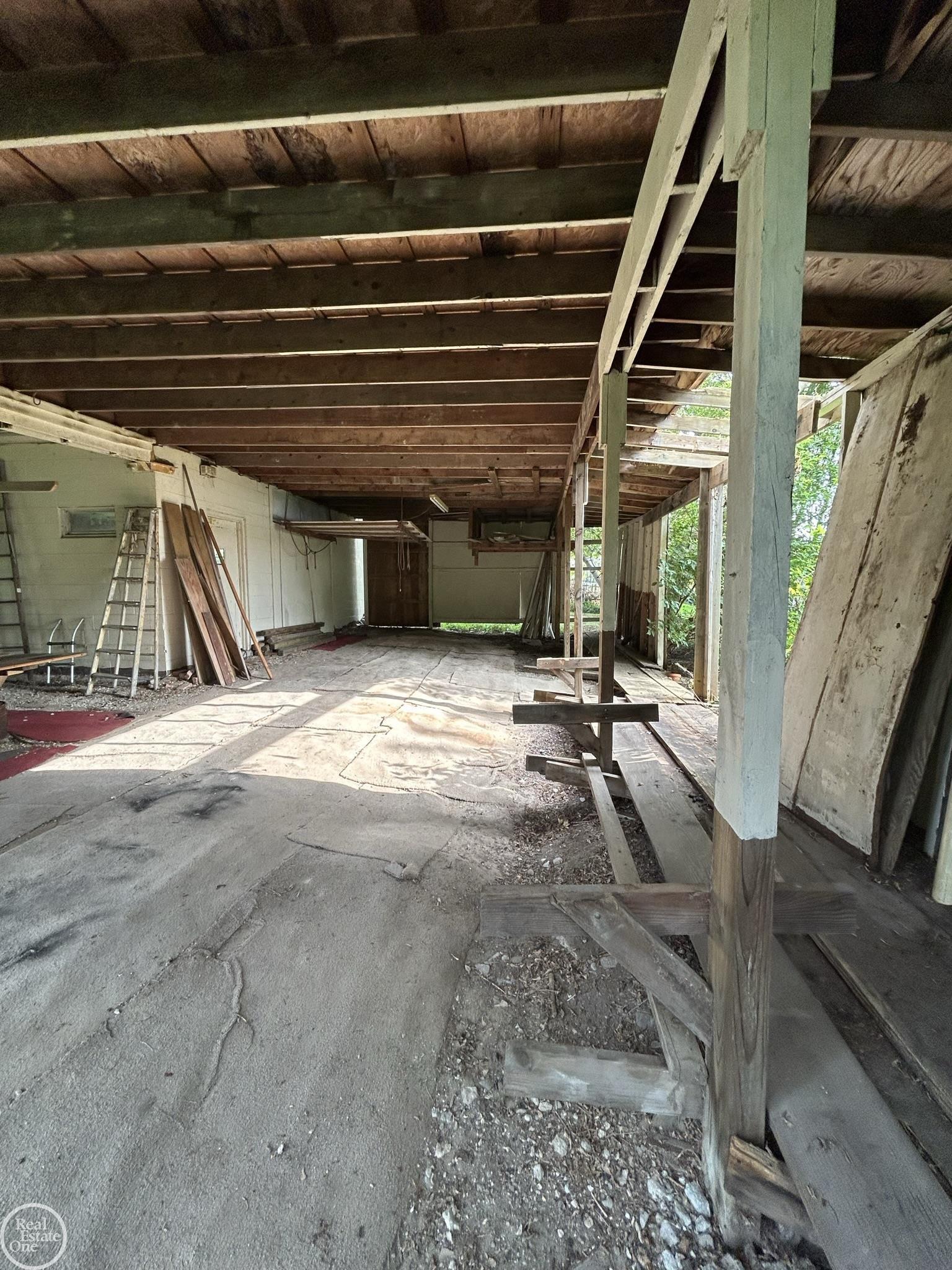 1839 Riverside Drive Port Huron, MI 48060 - Photo 30 of 31 50135537-1B7356BF-D168-4B65-ACEB-87630B734D0B.JPG