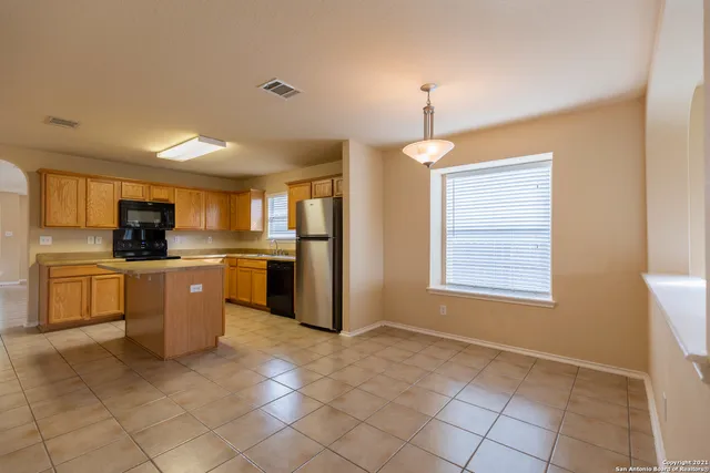 $1,850 | 2476 Medina Drive, New Braunfels, TX 78130