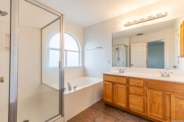 $1,699 | 2476 Medina Drive, New Braunfels, TX 78130