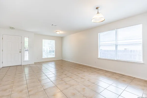 $1,699 | 2476 Medina Drive, New Braunfels, TX 78130