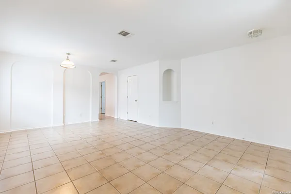 $1,699 | 2476 Medina Drive, New Braunfels, TX 78130