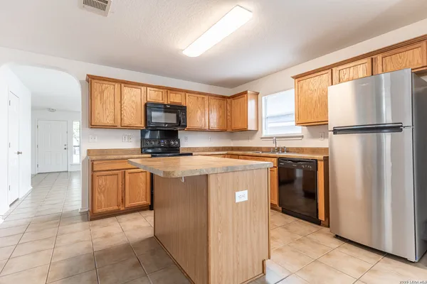 $1,699 | 2476 Medina Drive, New Braunfels, TX 78130