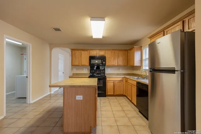 $1,850 | 2476 Medina Drive, New Braunfels, TX 78130