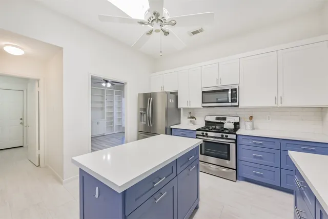 $400,000 | 3810 East Peach Hollow Circle, Pearland, TX 77584