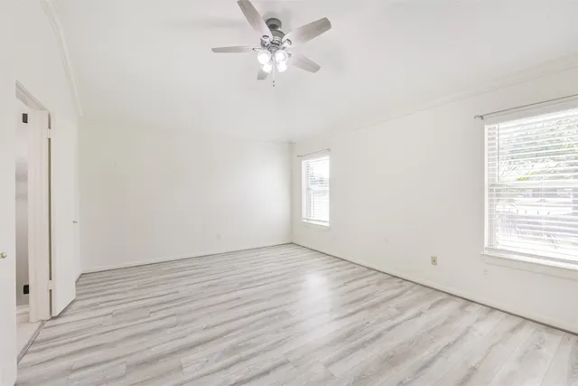 $400,000 | 3810 East Peach Hollow Circle, Pearland, TX 77584