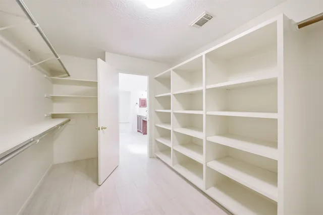 $400,000 | 3810 East Peach Hollow Circle, Pearland, TX 77584