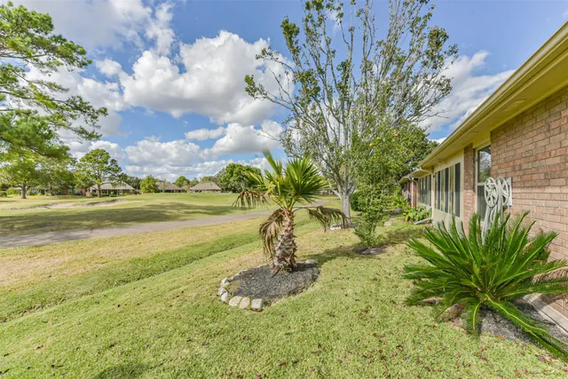 $400,000 | 3810 East Peach Hollow Circle, Pearland, TX 77584