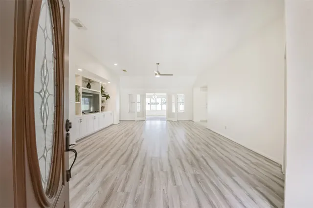 $400,000 | 3810 East Peach Hollow Circle, Pearland, TX 77584