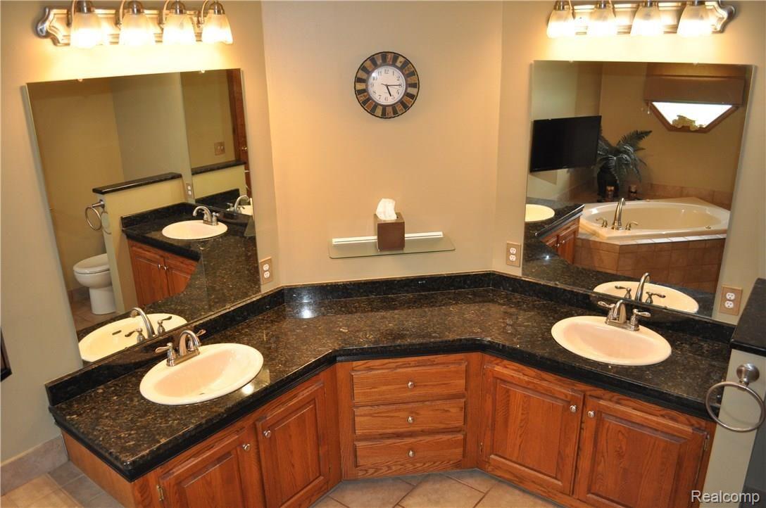 7794 Kearney Road Whitmore Lake, MI 48189 - Photo 11 of 50 DSC_0921.JPG
