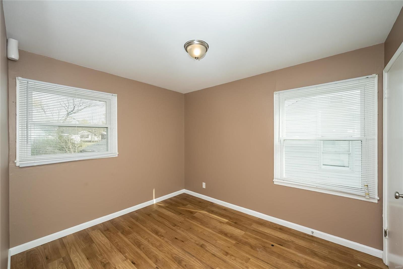 325 Caithness Road St. Louis, MO 63137 - Photo 18 of 29