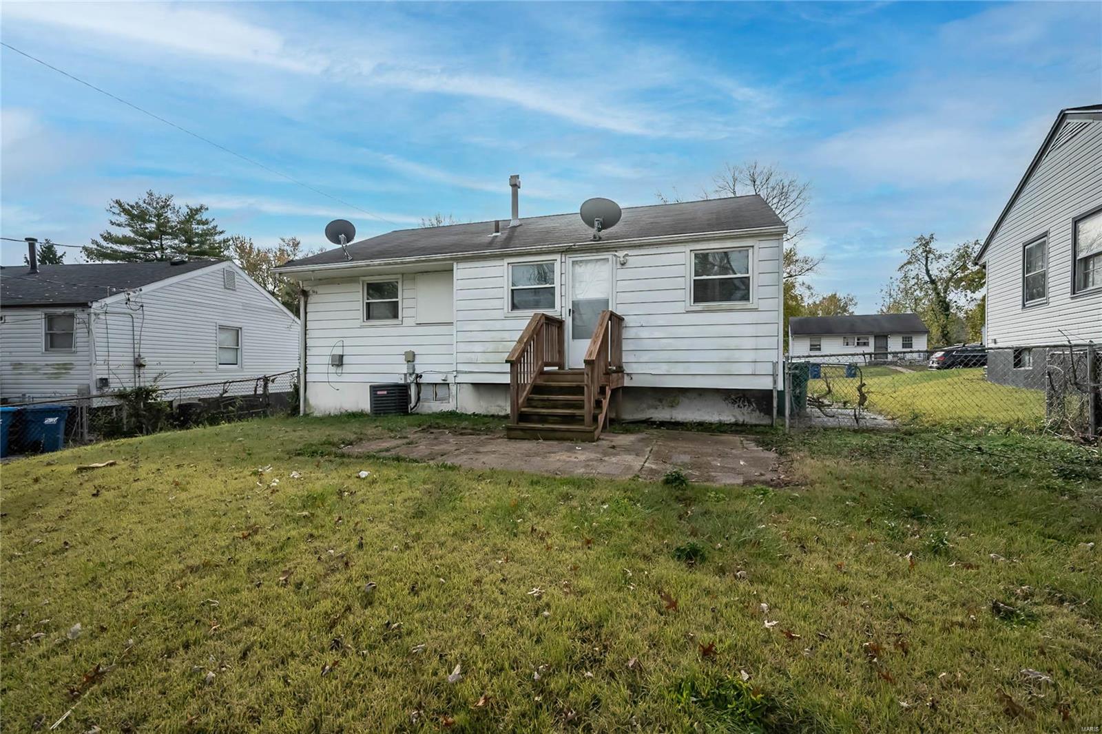 325 Caithness Road St. Louis, MO 63137 - Photo 28 of 29