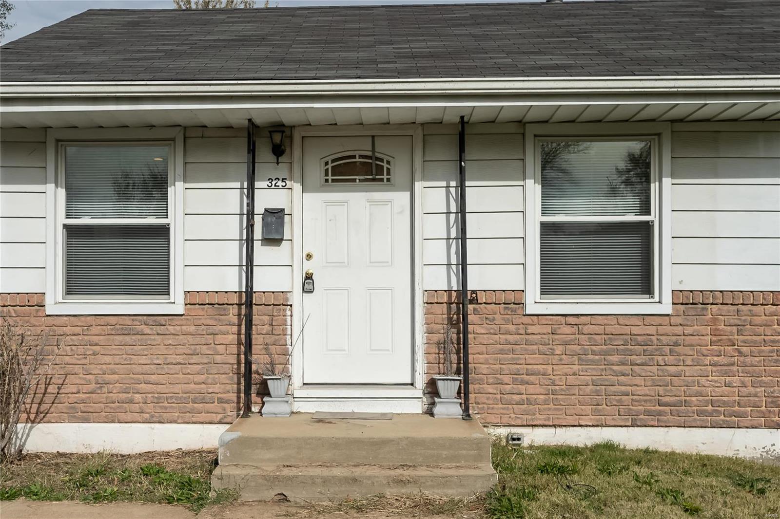 325 Caithness Road St. Louis, MO 63137 - Photo 4 of 29