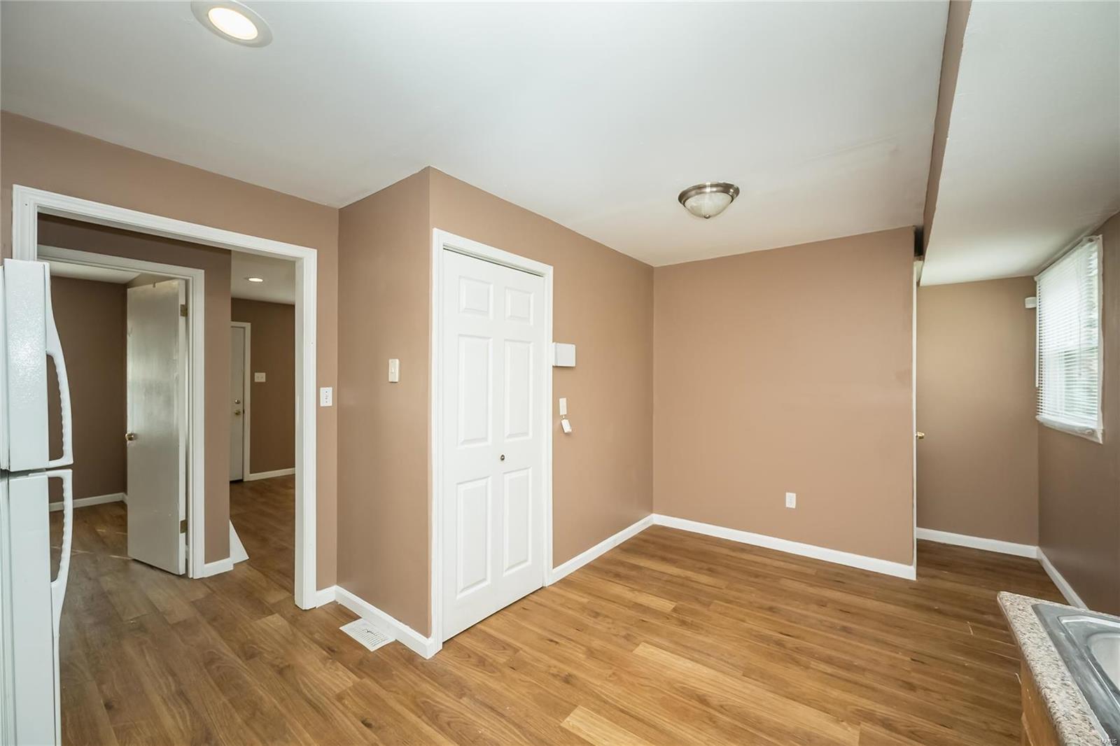 325 Caithness Road St. Louis, MO 63137 - Photo 10 of 29