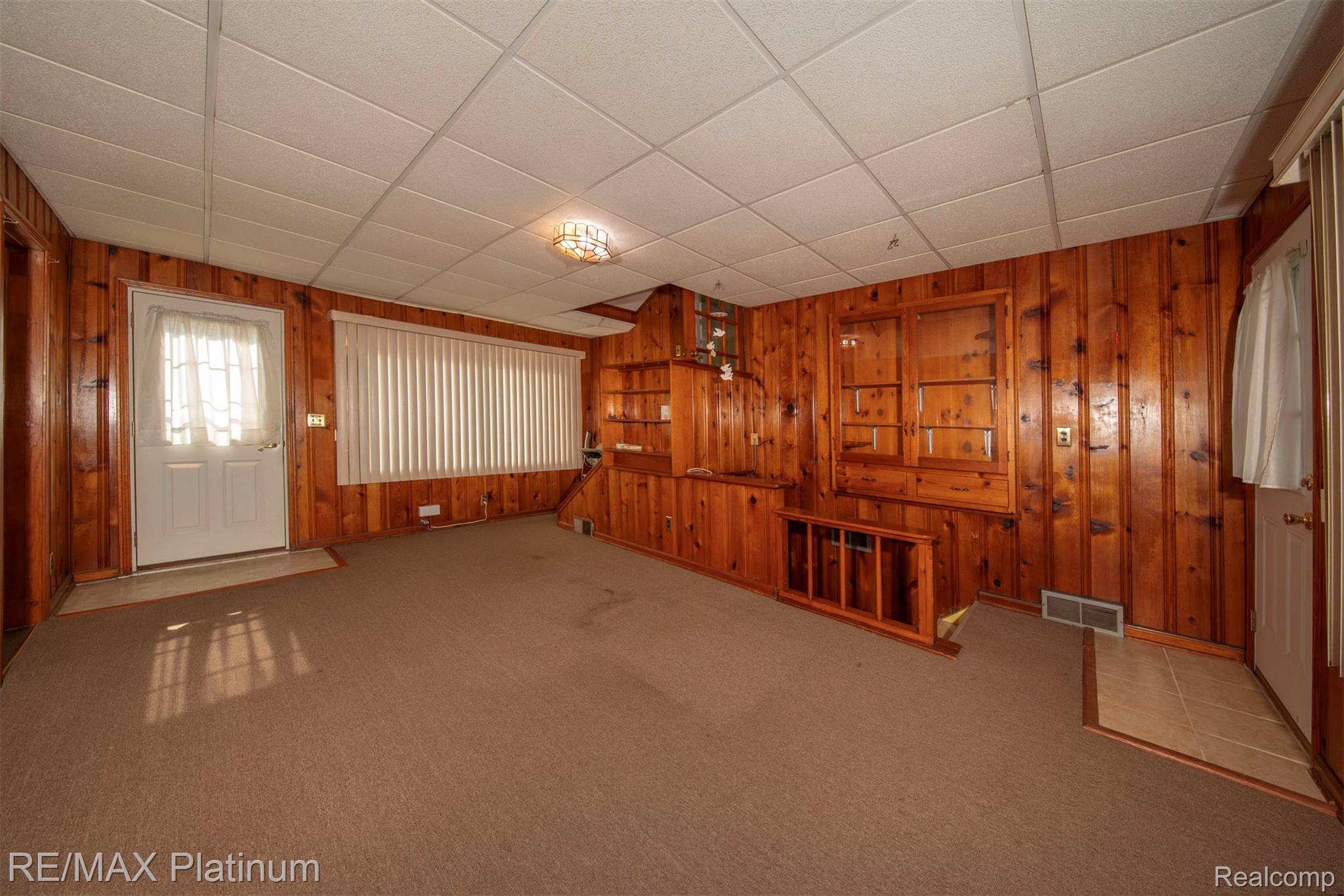 18696 Inkster Road Redford, MI 48240 - Photo 6 of 14 Den 1.jpg