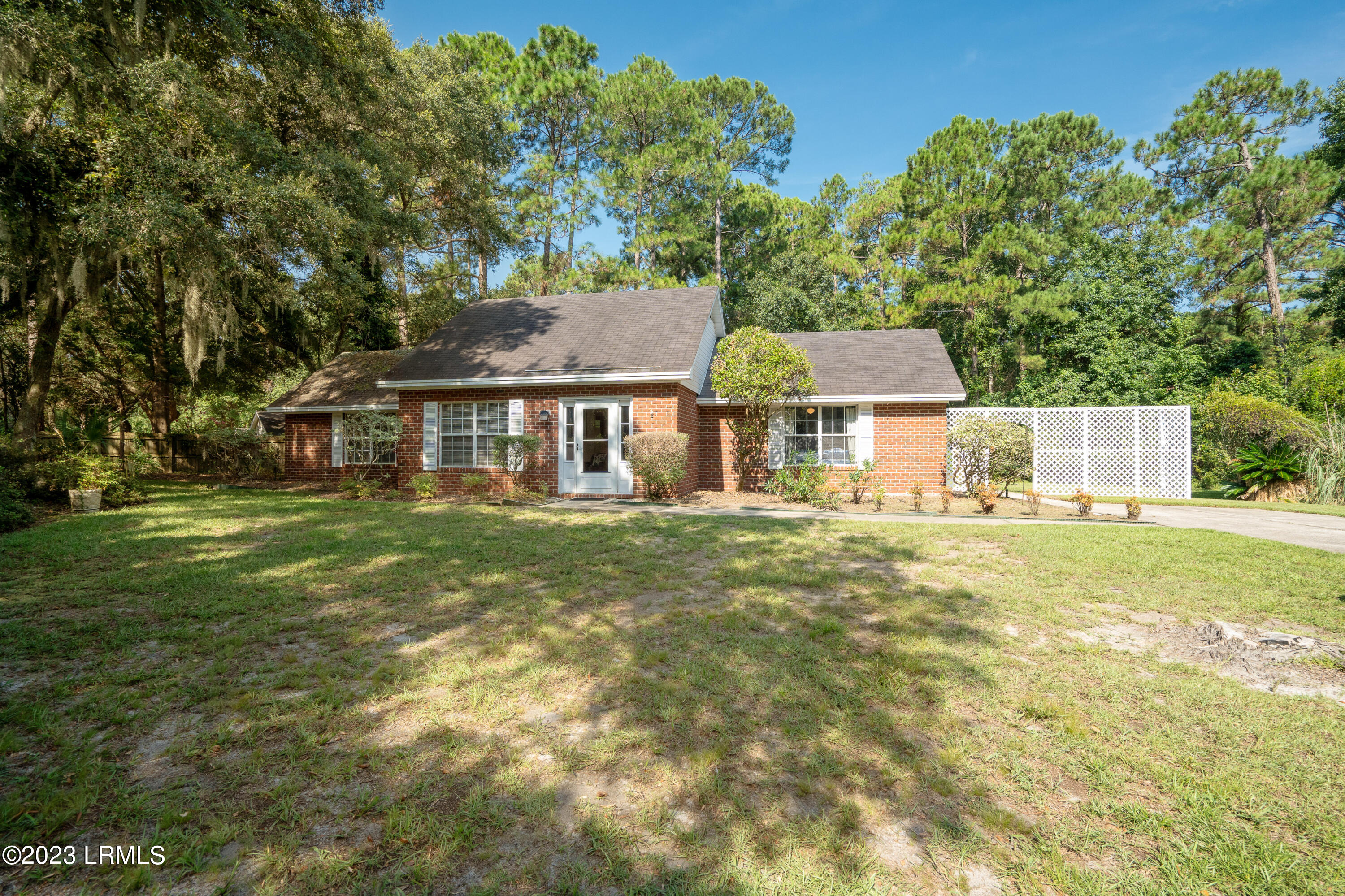 120 State Rd S-7-578 Beaufort, SC 29907 - Photo 1 of 23 120 Francis Marion-6