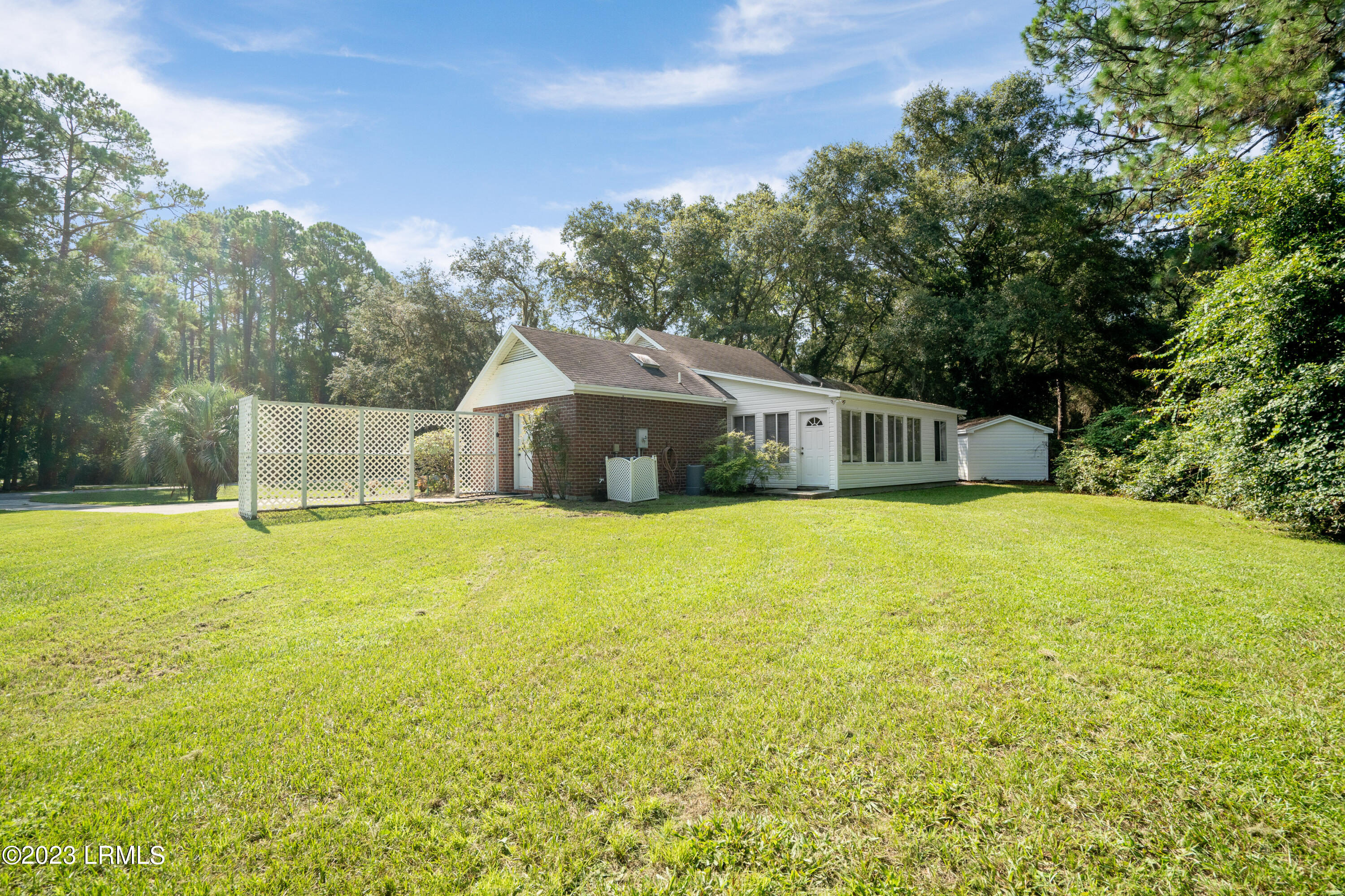 120 State Rd S-7-578 Beaufort, SC 29907 - Photo 3 of 23 120 Francis Marion-10