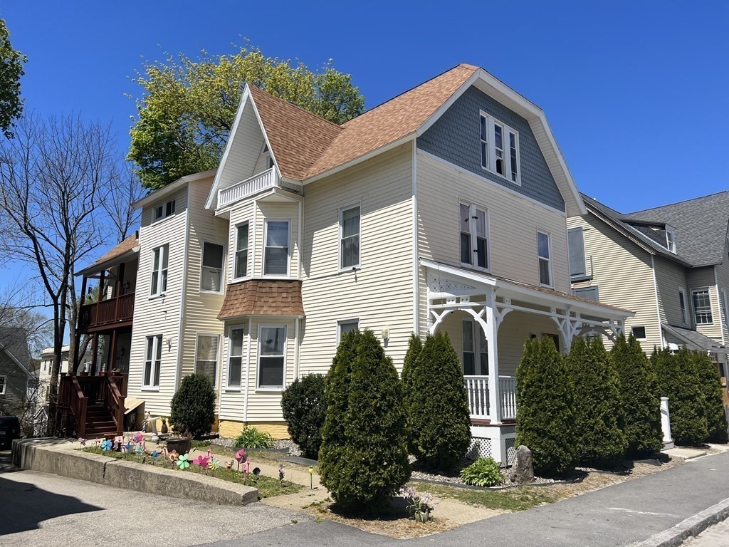 15 Russell Street Worcester, MA 01609 - Photo 1 of 42