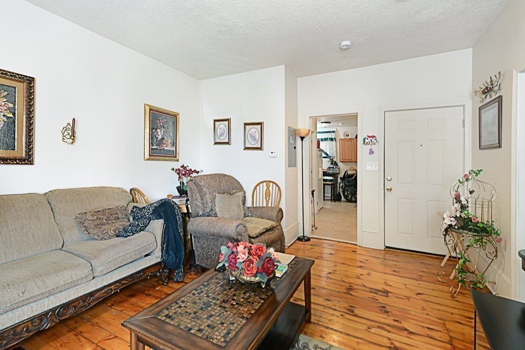 15 Russell Street Worcester, MA 01609 - Photo 12 of 42