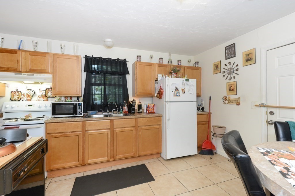 15 Russell Street Worcester, MA 01609 - Photo 20 of 42